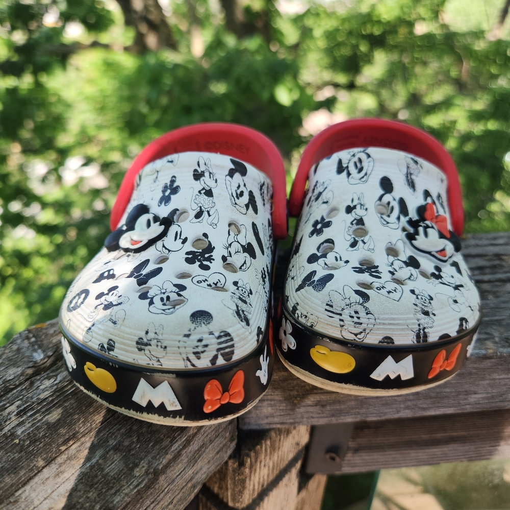 Disney Toddler Crocs Size C6